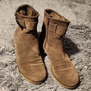 Clarks Ankle Bootties  Gray Zipper 8.5